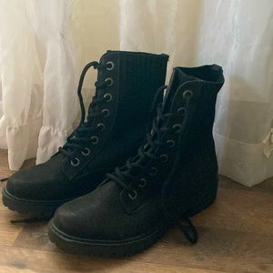 Women’s 8 BRAND NEW Blowfish Malibu Combat boots black